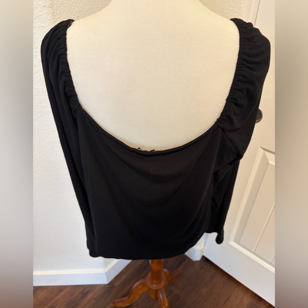 Long Sleeve Hook And Eye Women's Top - Picture 2 of 3